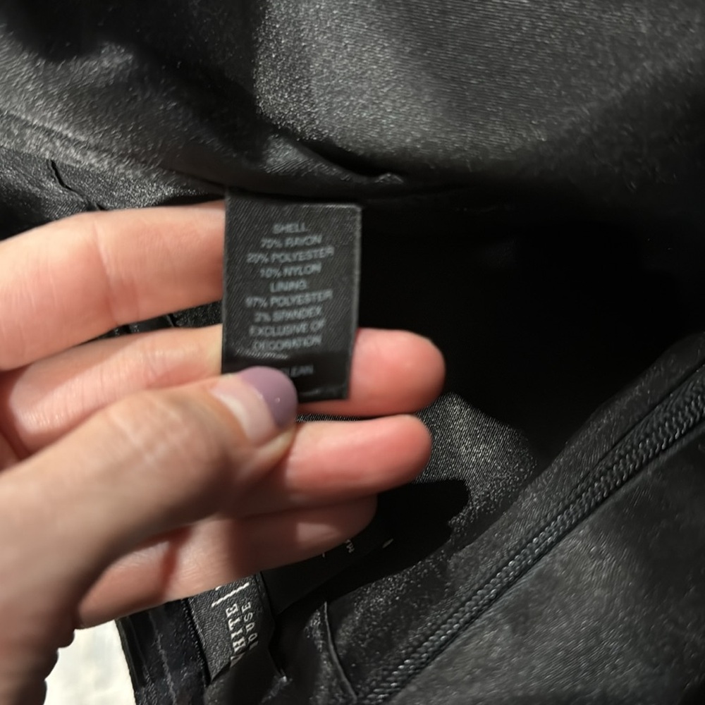 2 for $15 ๐ White House Black Market Sleeveless Black Cocktail Dress โ Size 4 - Picture 7 of 7